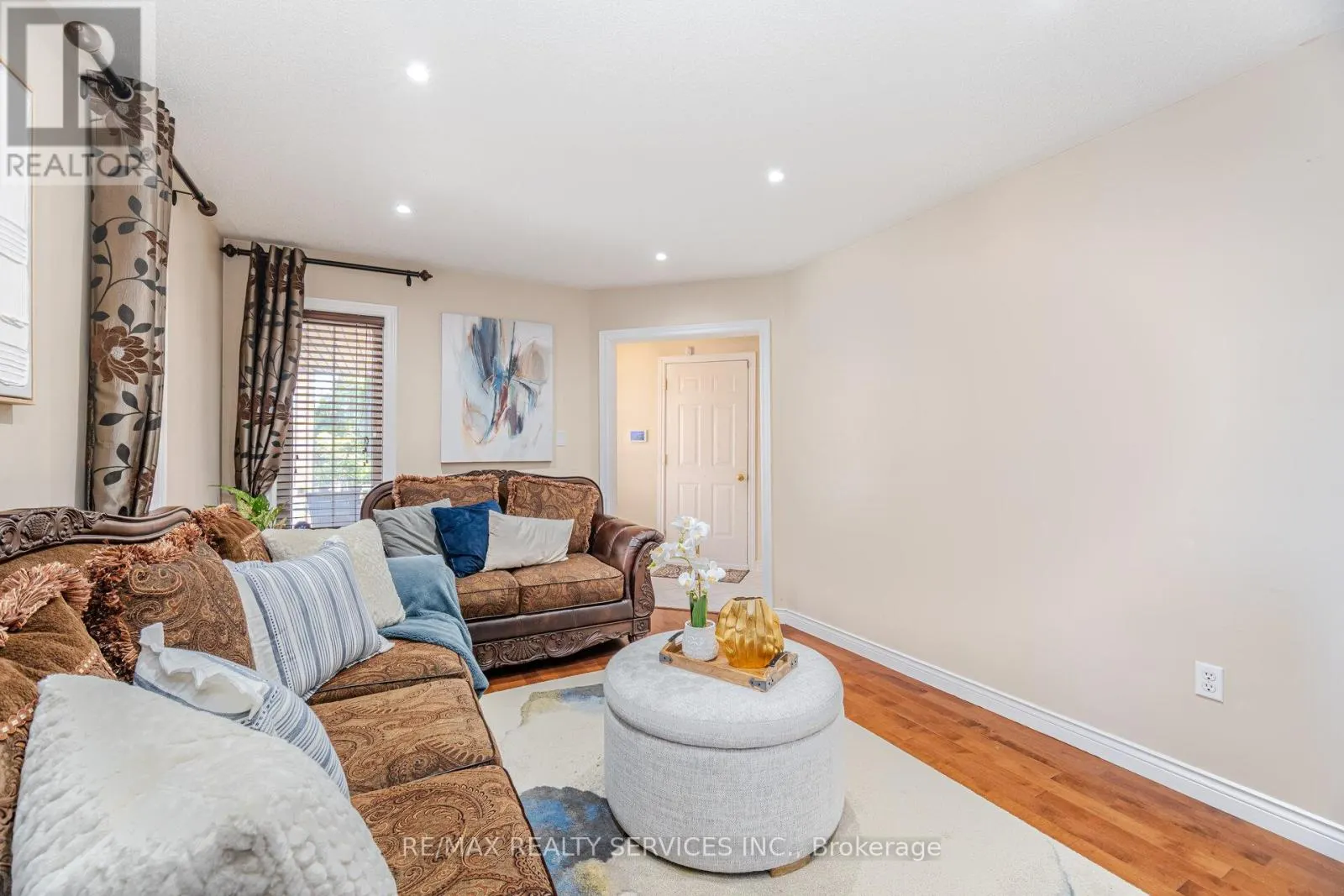28 FALLSTAR CRESCENT