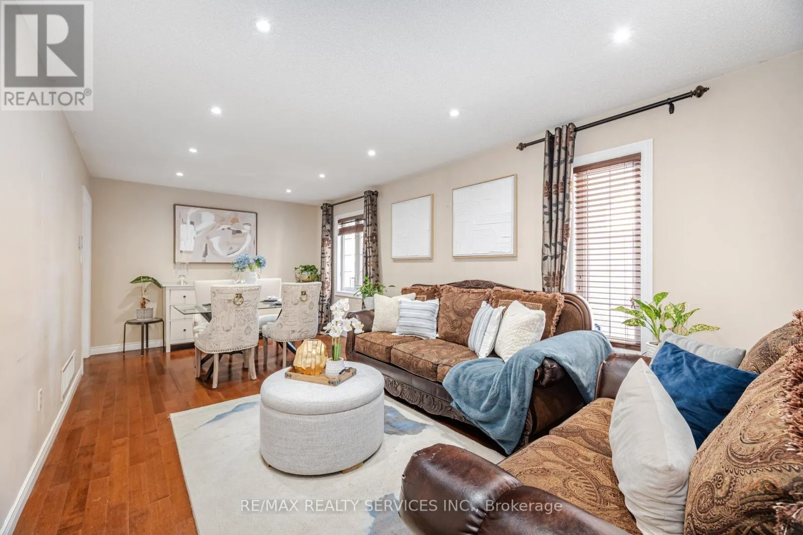 28 FALLSTAR CRESCENT