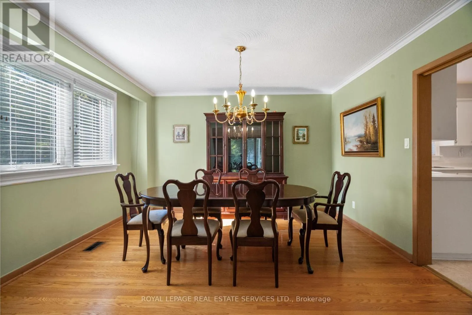 6 LONGFIELD ROAD