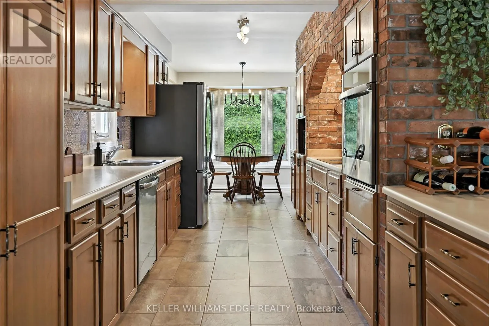 2105 AGINCOURT CRESCENT