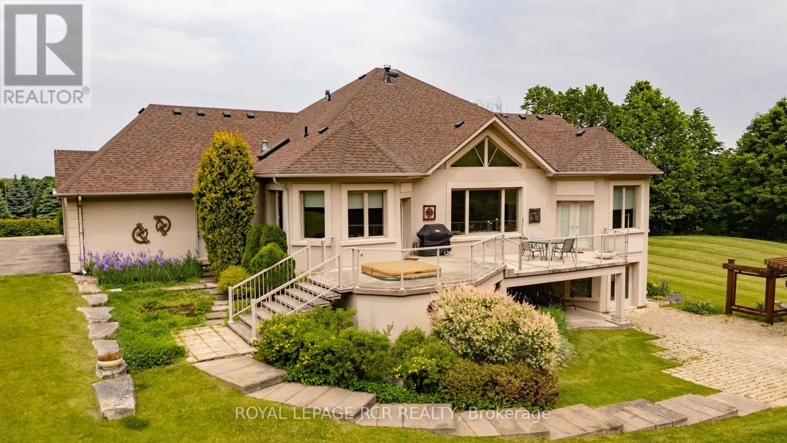5 WOODLOT COURT
