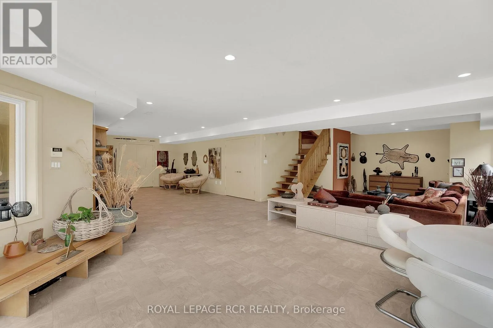 5 WOODLOT COURT