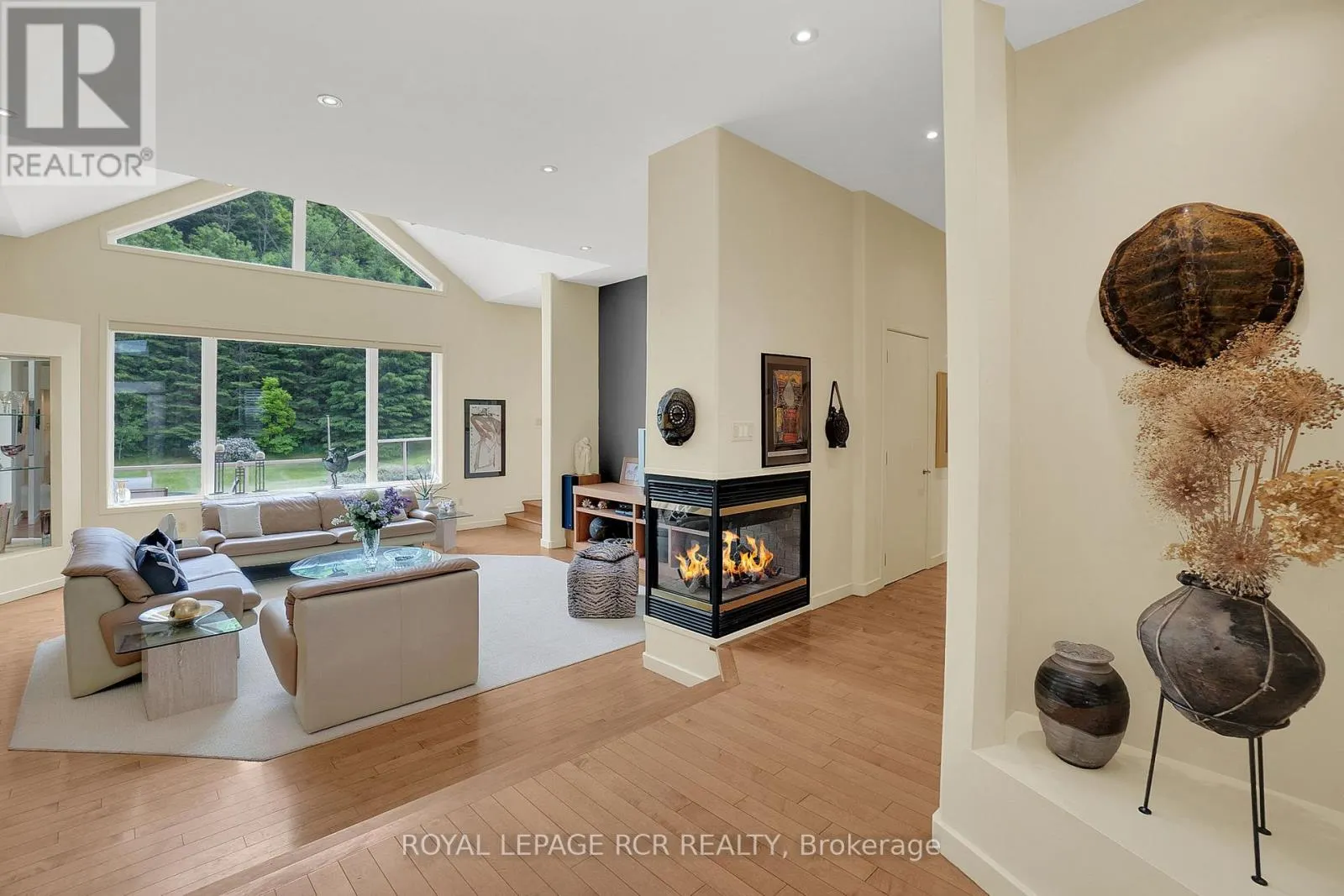 5 WOODLOT COURT