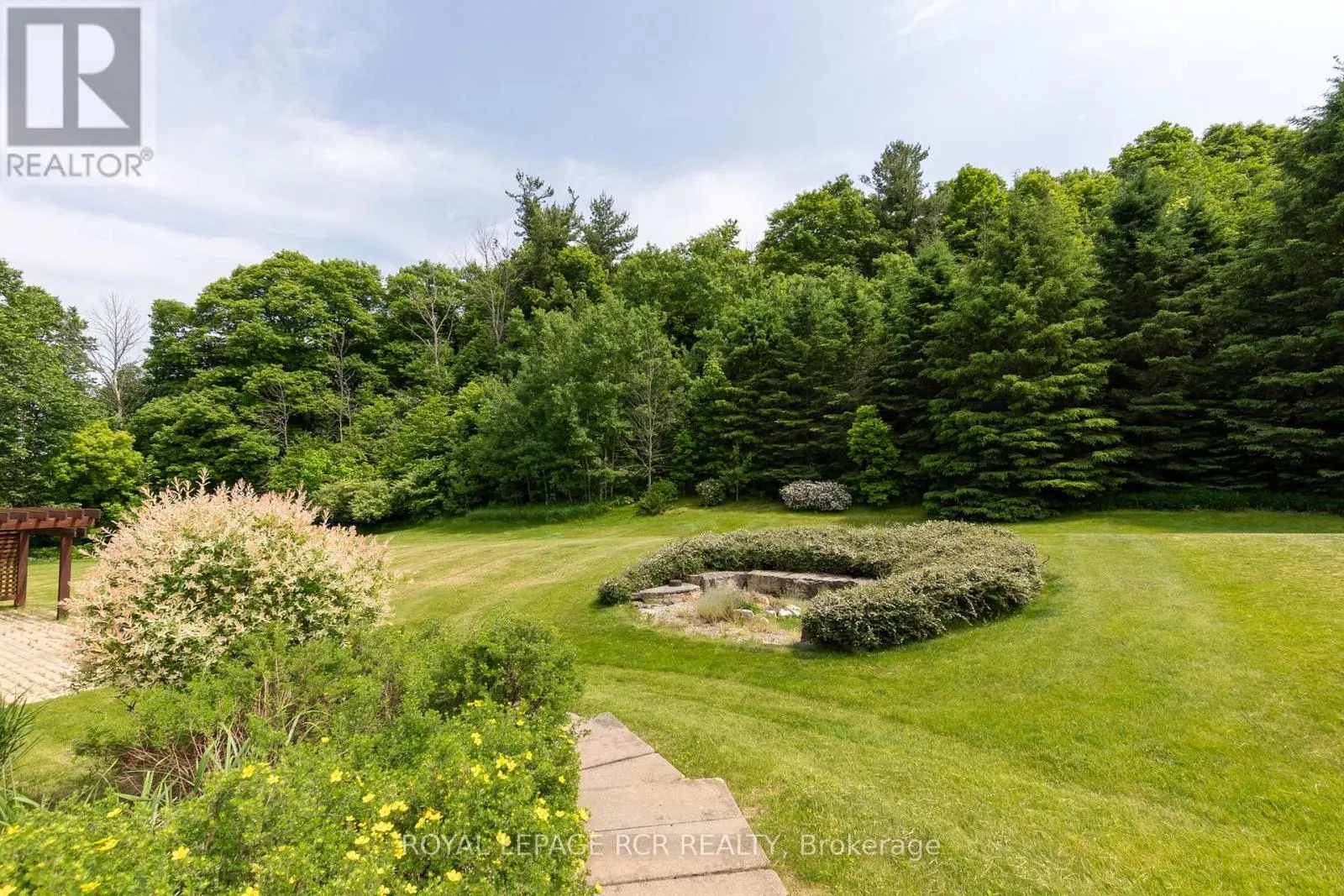 5 WOODLOT COURT
