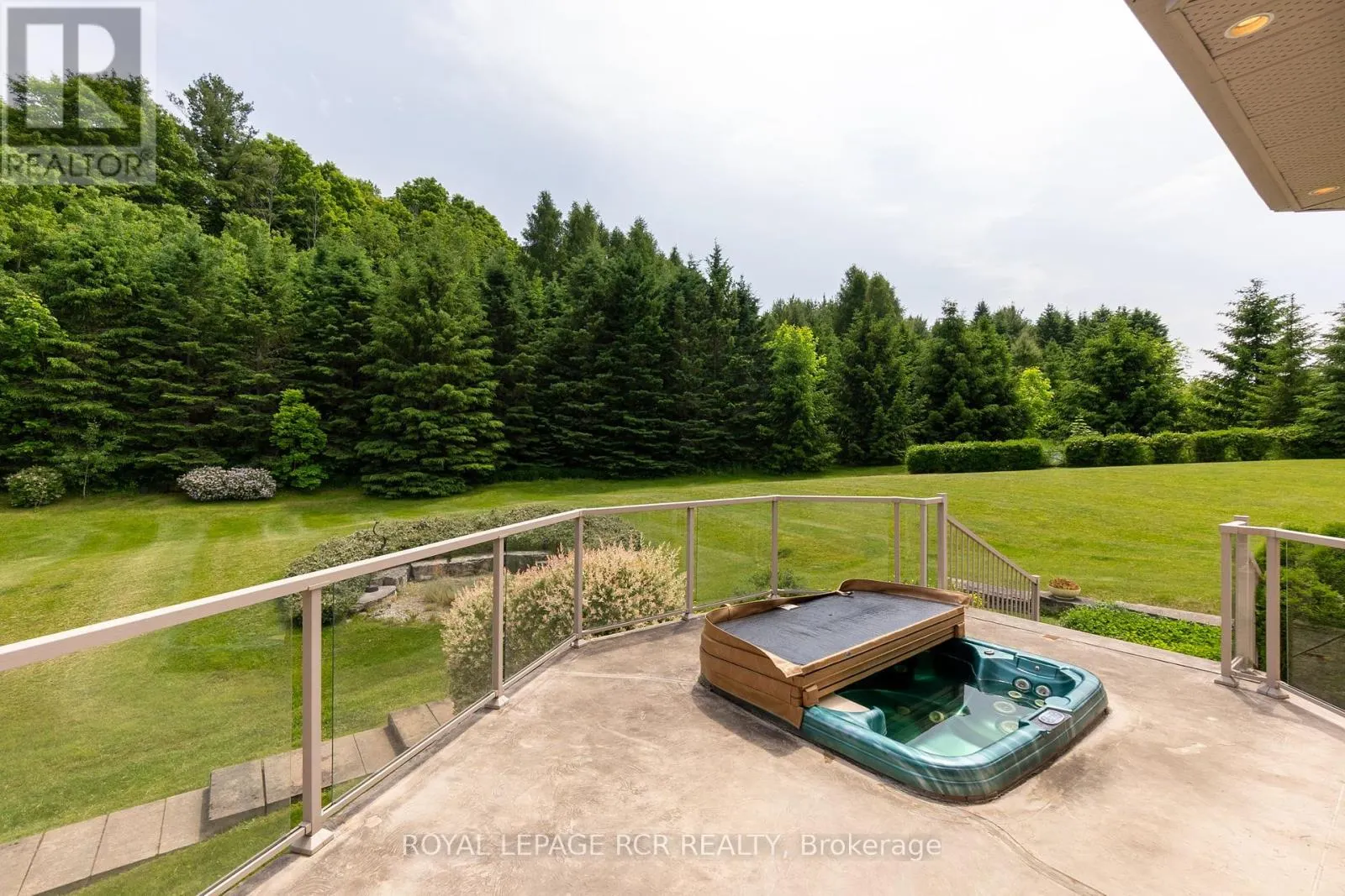 5 WOODLOT COURT