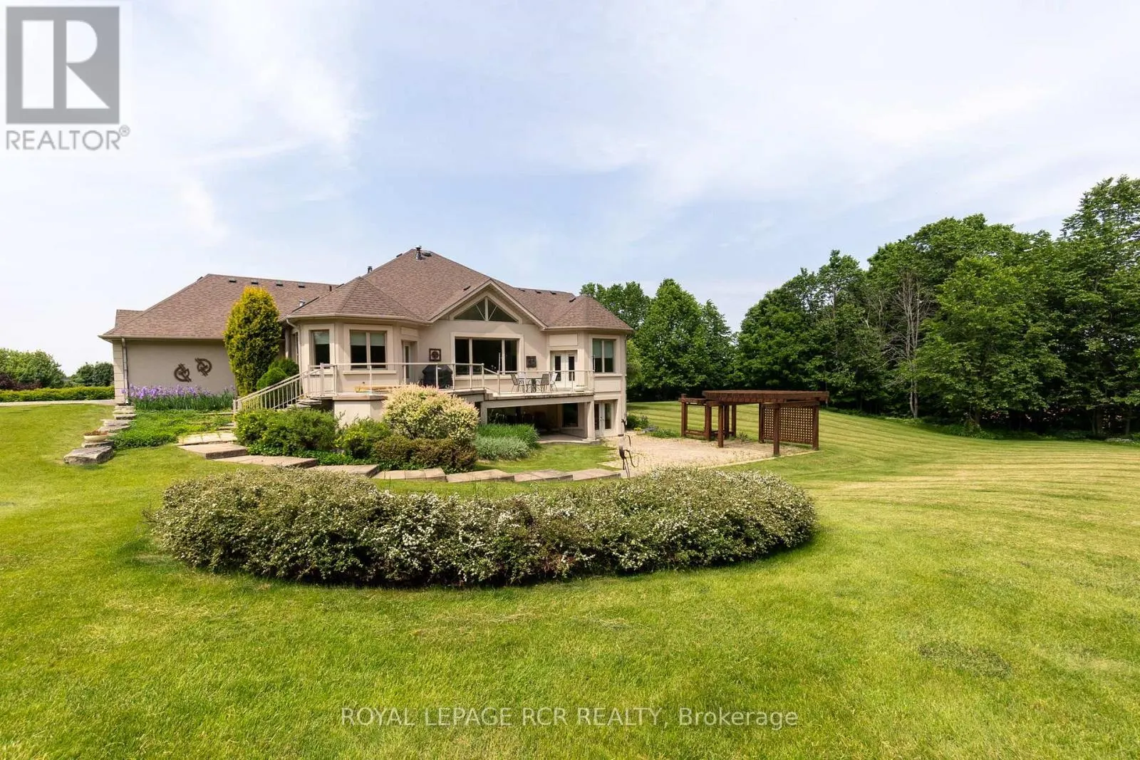 5 WOODLOT COURT