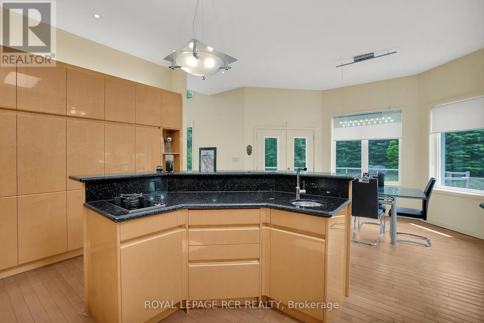 5 WOODLOT COURT
