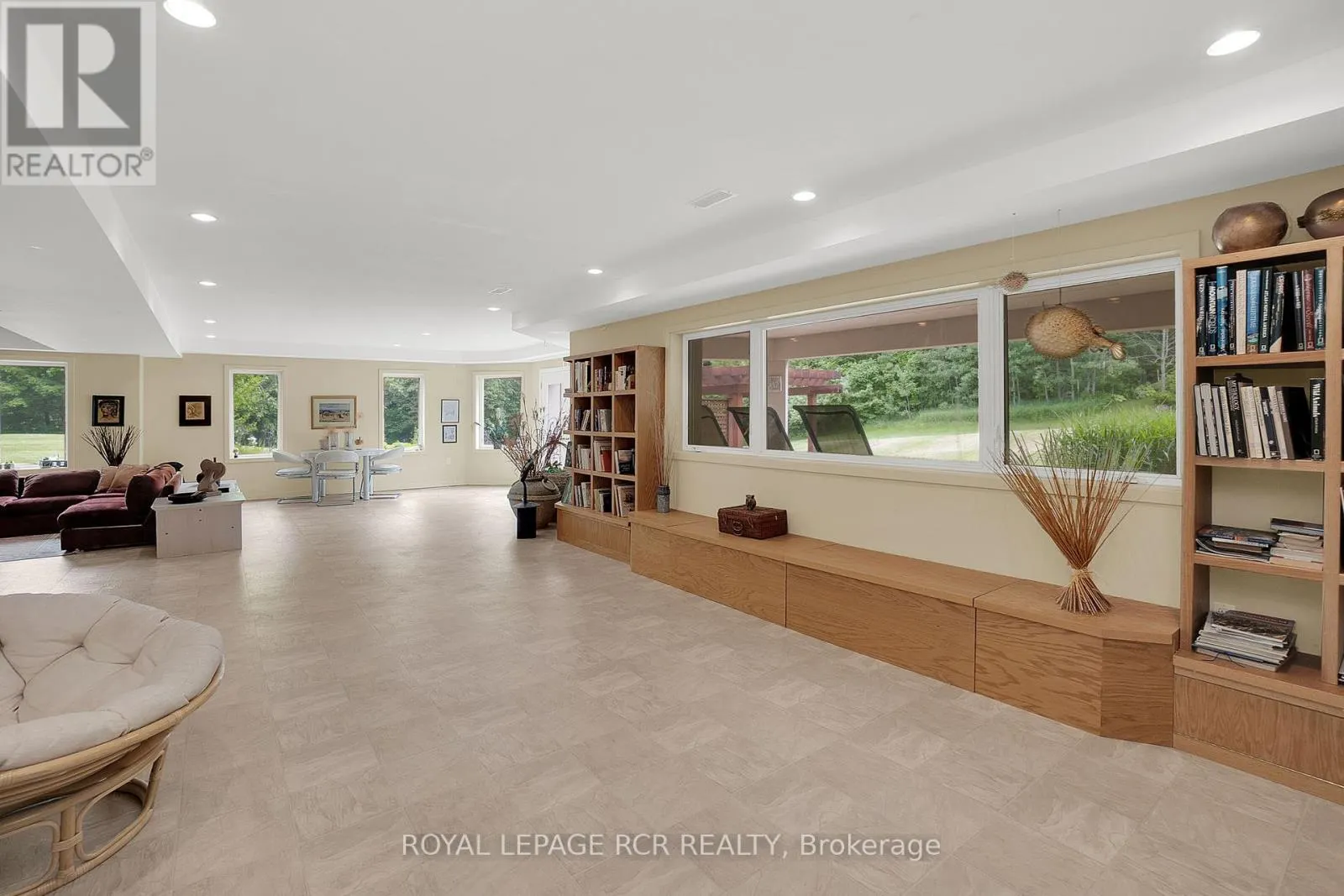 5 WOODLOT COURT