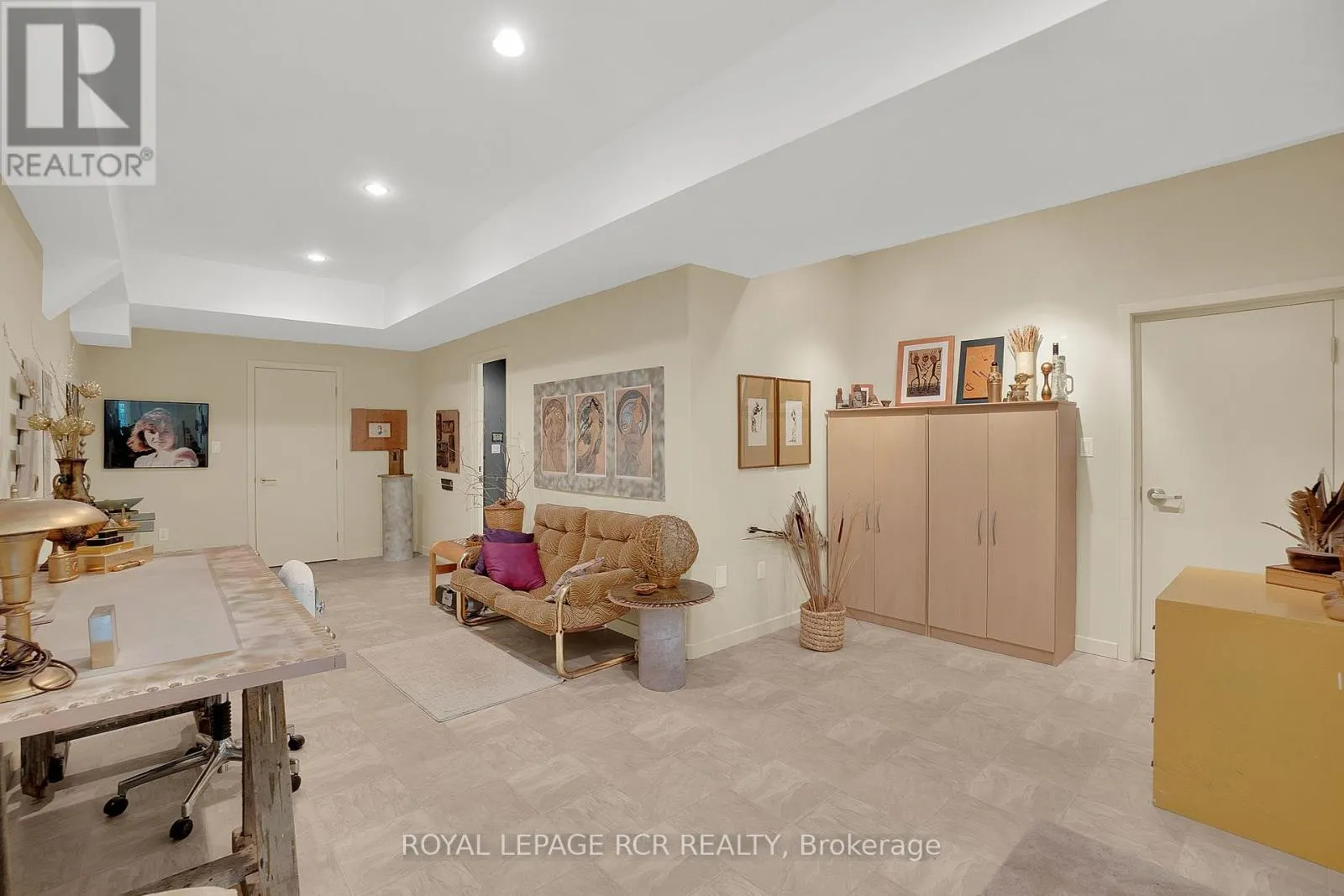 5 WOODLOT COURT