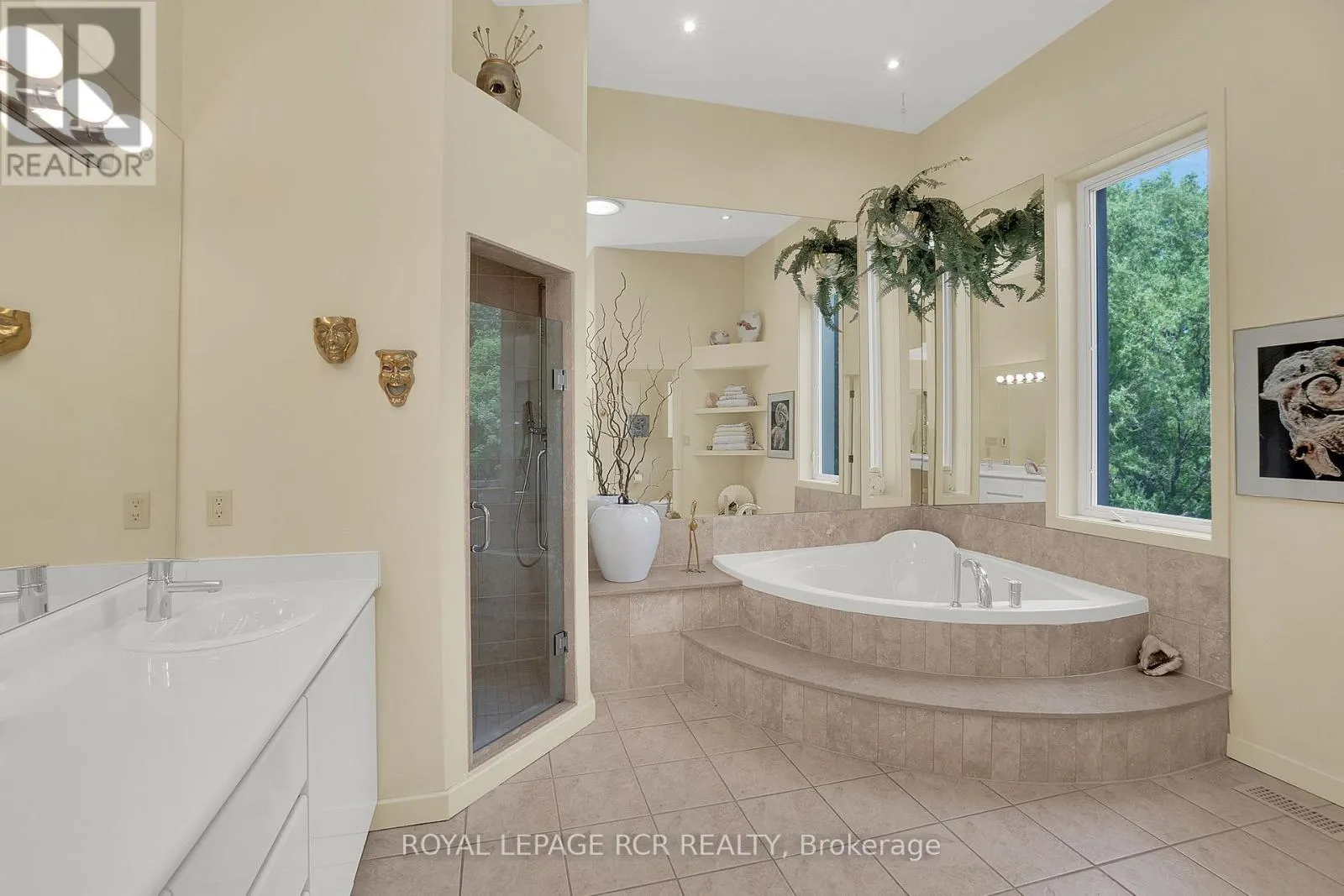 5 WOODLOT COURT