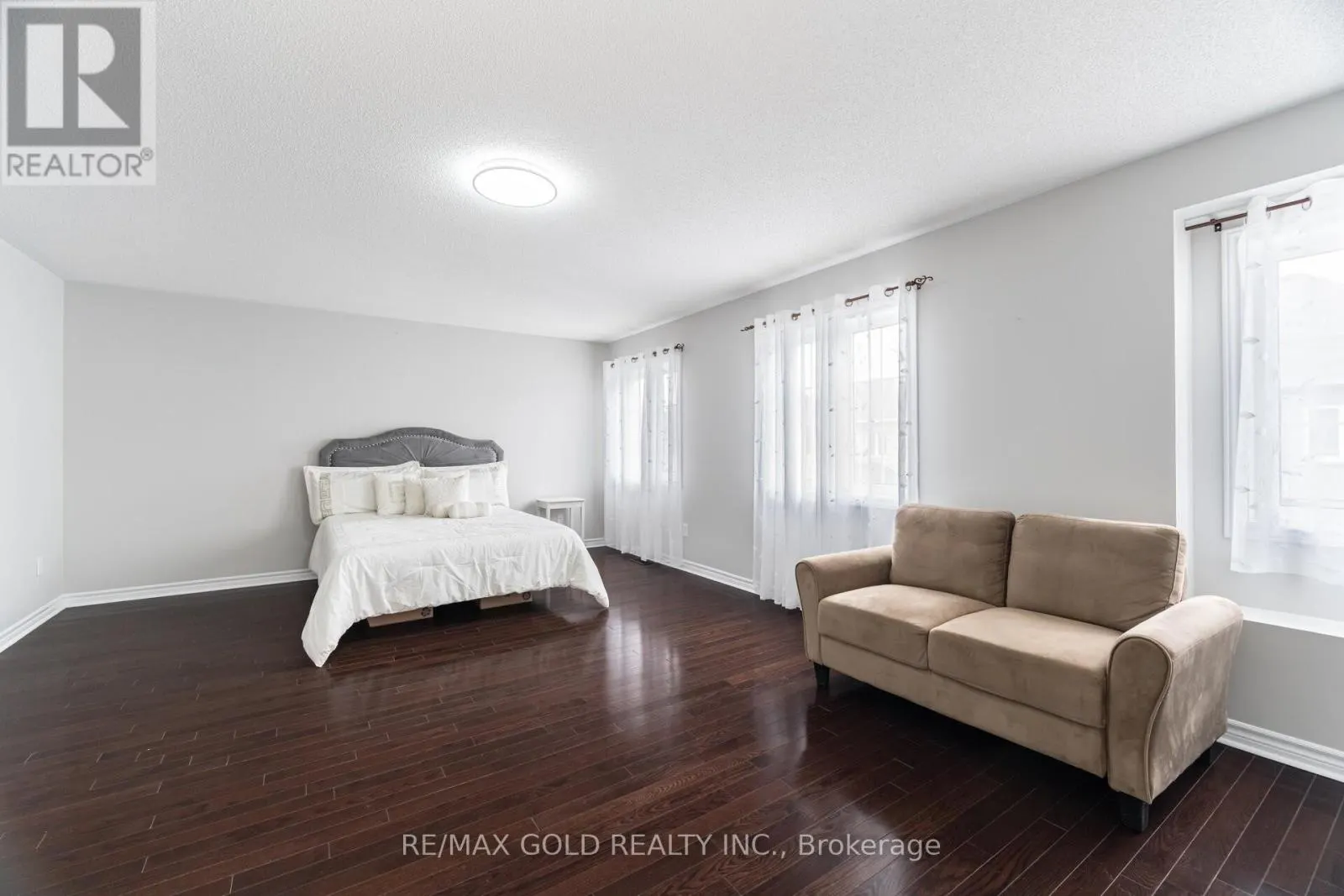 15 OAKHAVEN ROAD