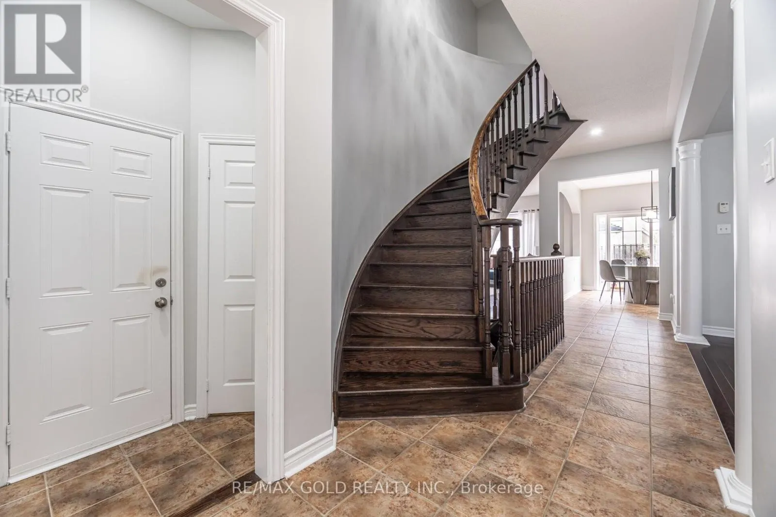15 OAKHAVEN ROAD