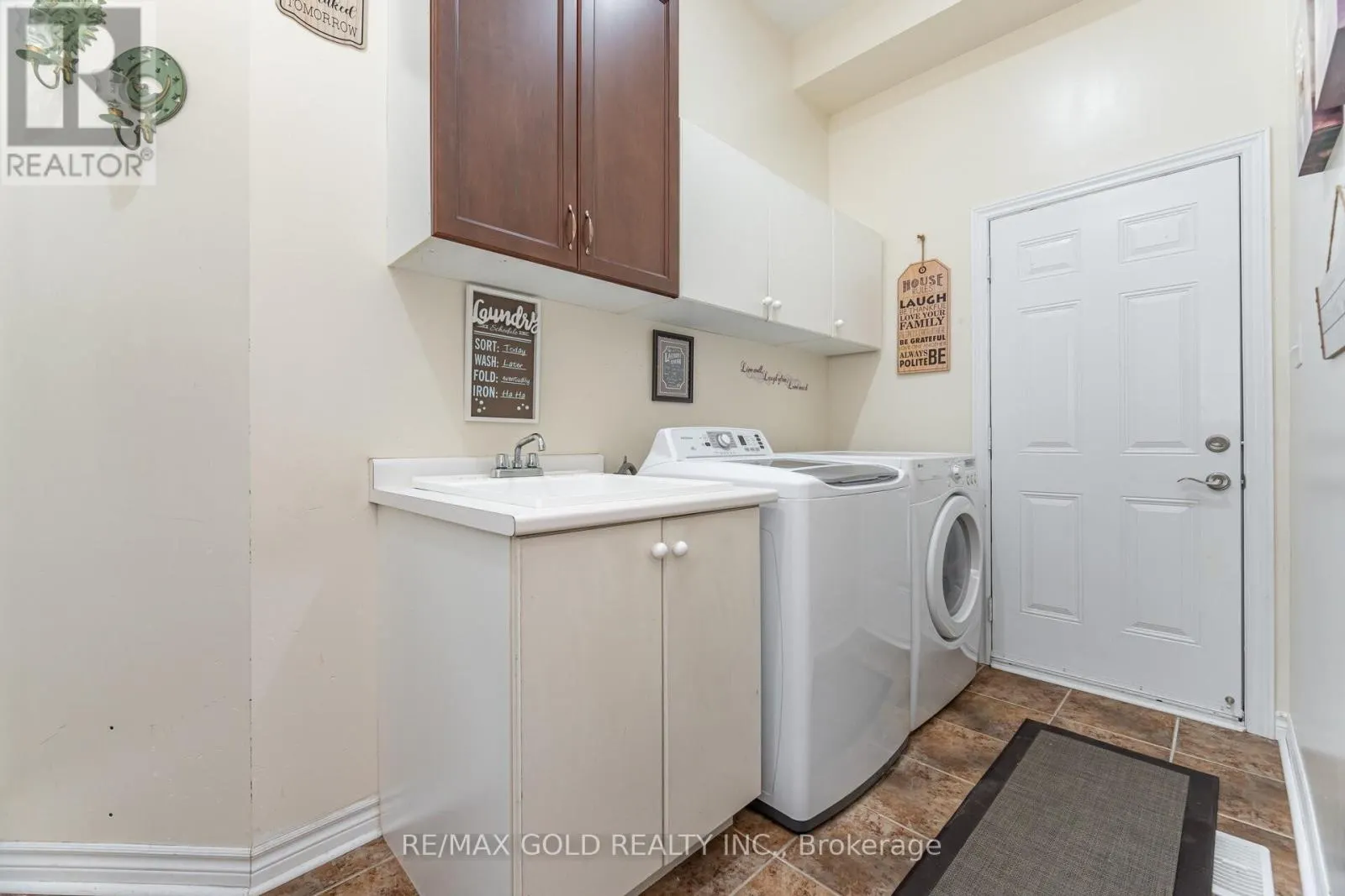 15 OAKHAVEN ROAD
