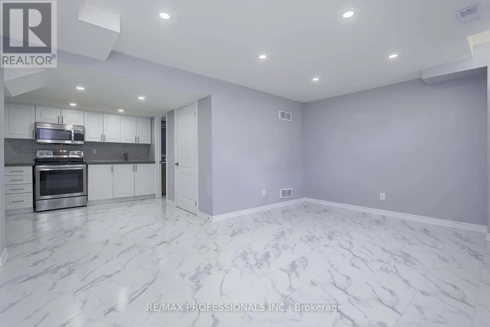 1095 TUPPER DRIVE