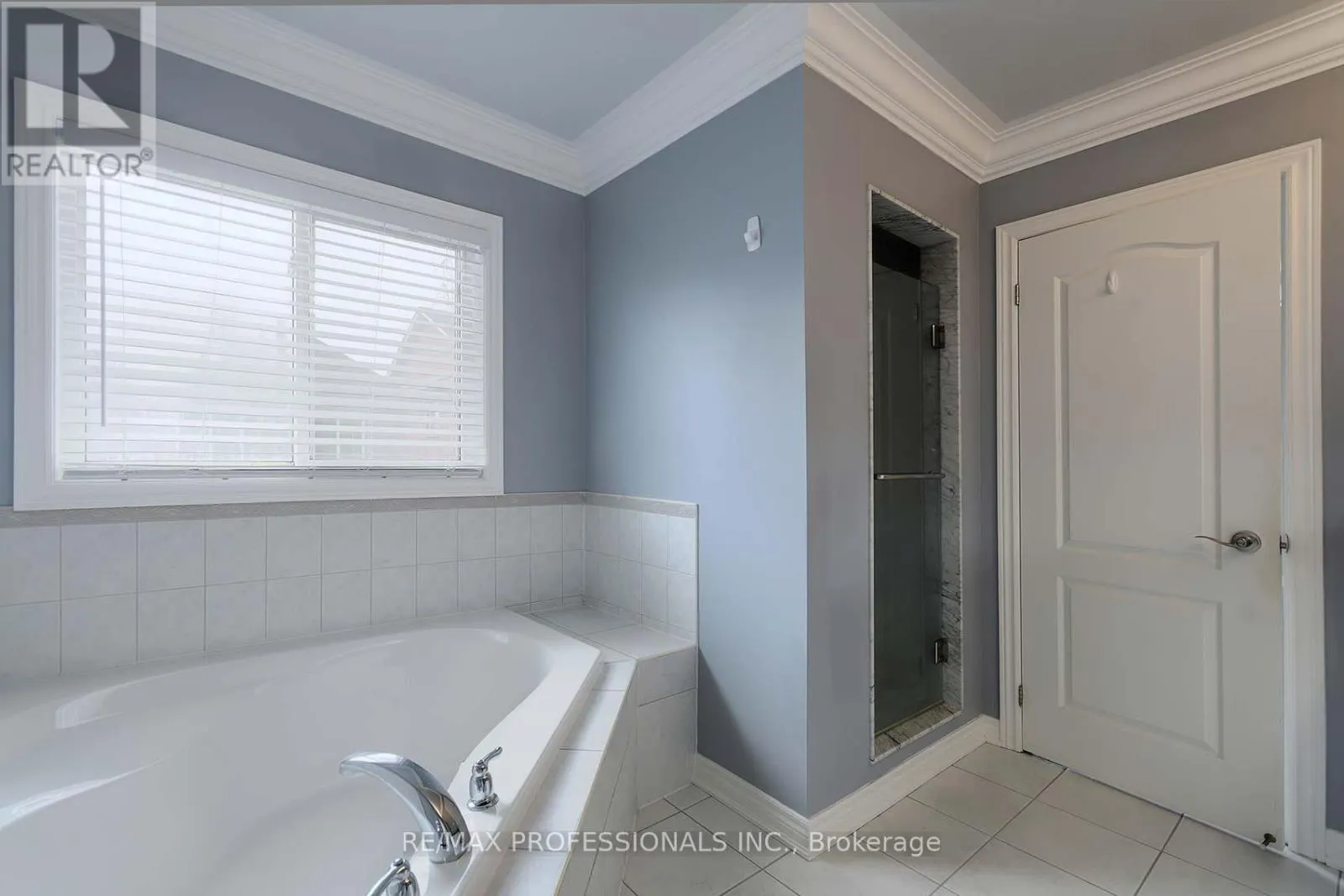 1095 TUPPER DRIVE