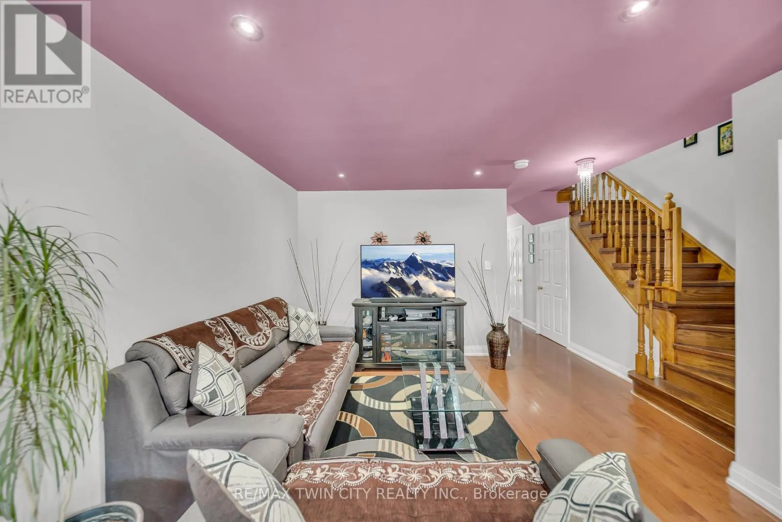 562 ORANGE WALK CRESCENT