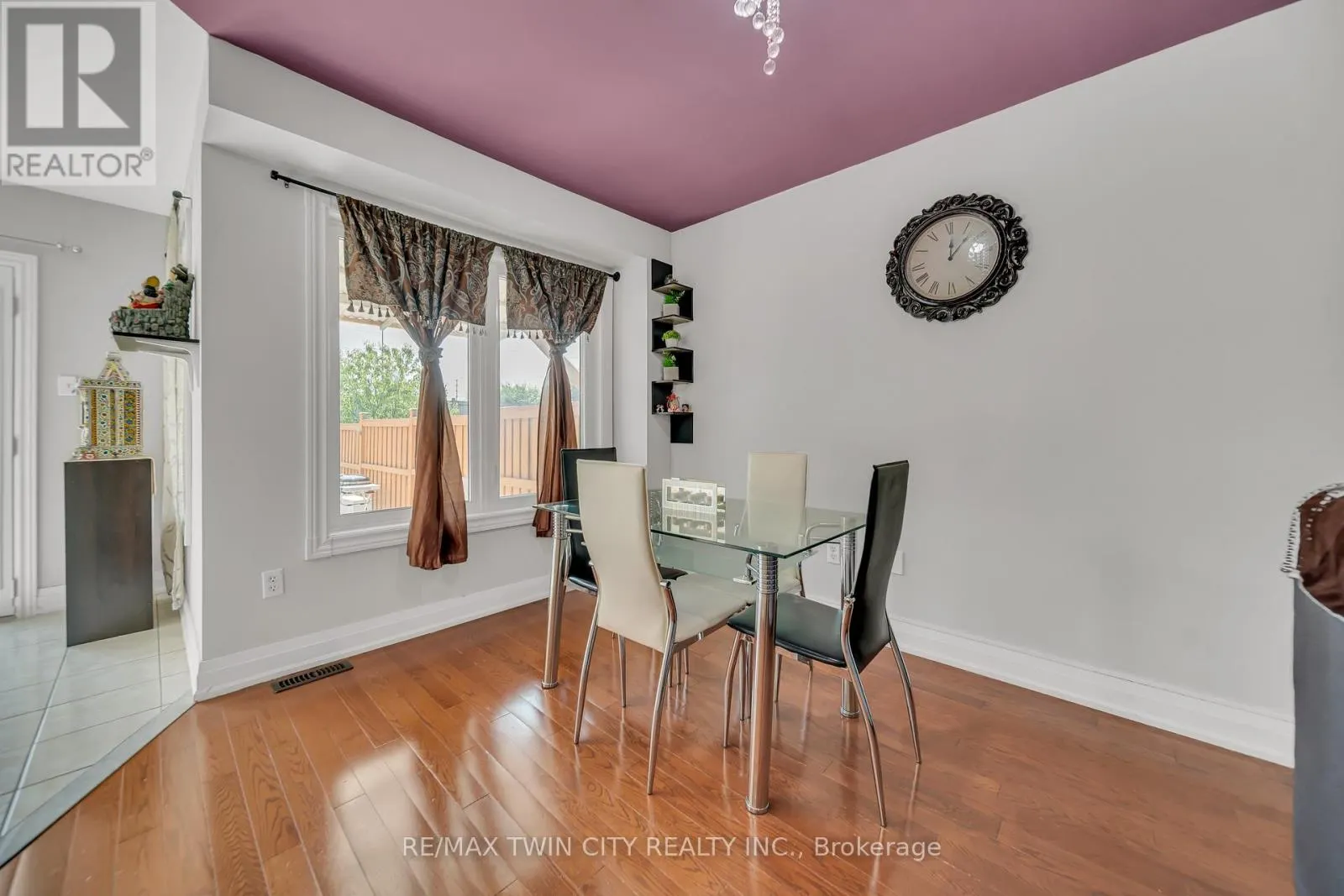 562 ORANGE WALK CRESCENT