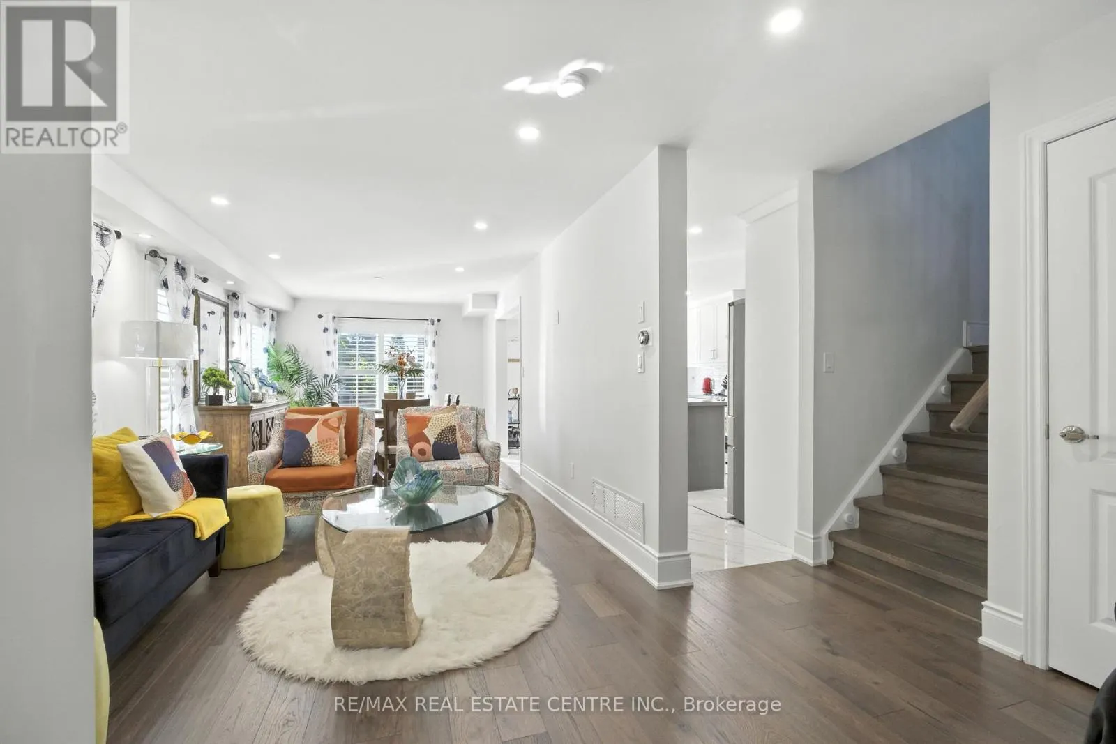 2 BRAMOAK CRESCENT