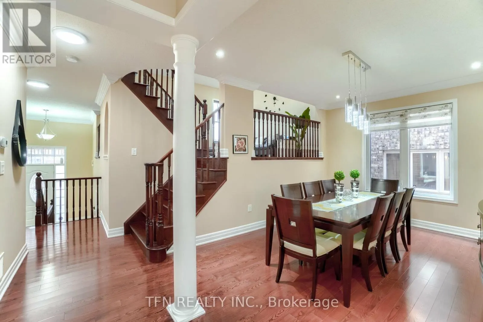 327 PRINGLE AVENUE