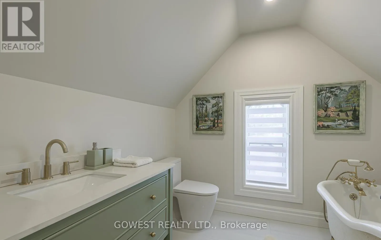 376 CHARTWELL ROAD