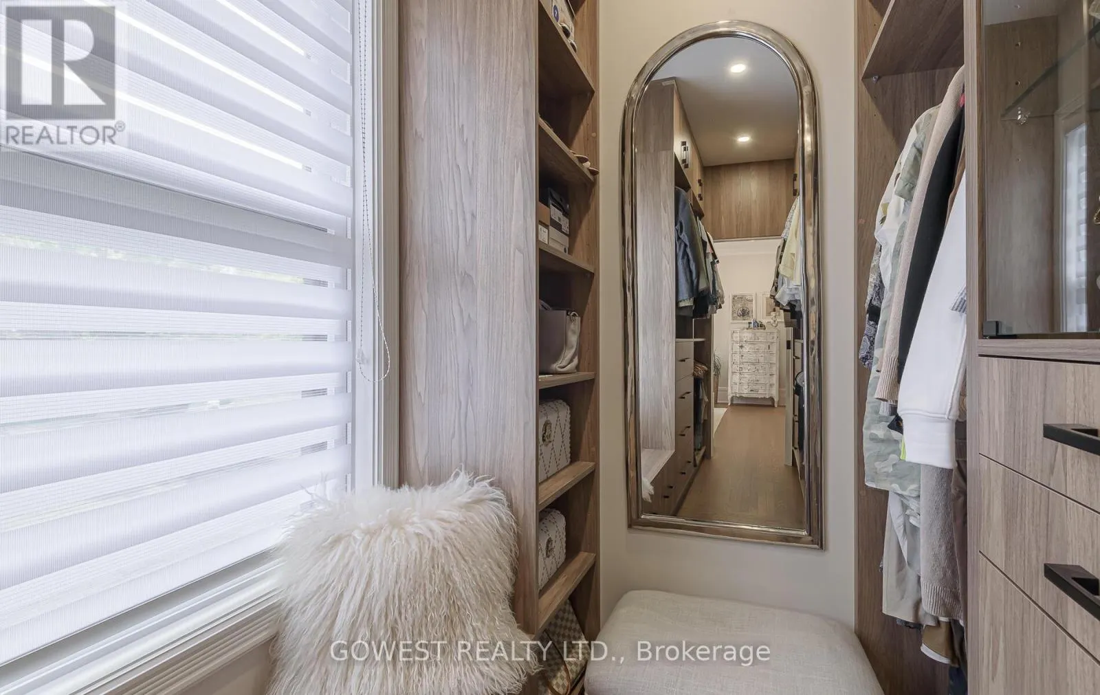 376 CHARTWELL ROAD