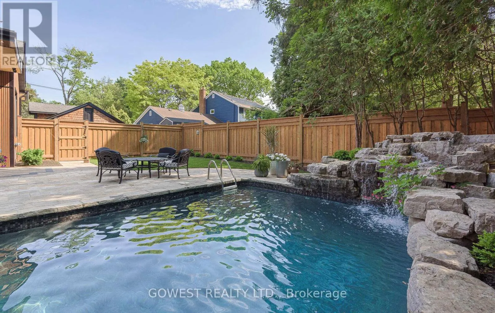 376 CHARTWELL ROAD