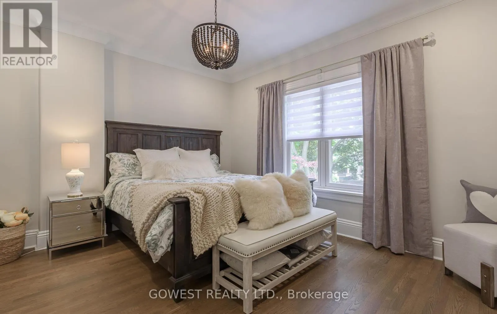 376 CHARTWELL ROAD