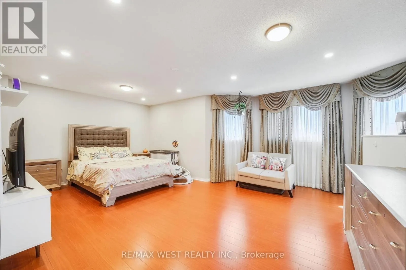 3170 AVALON DRIVE