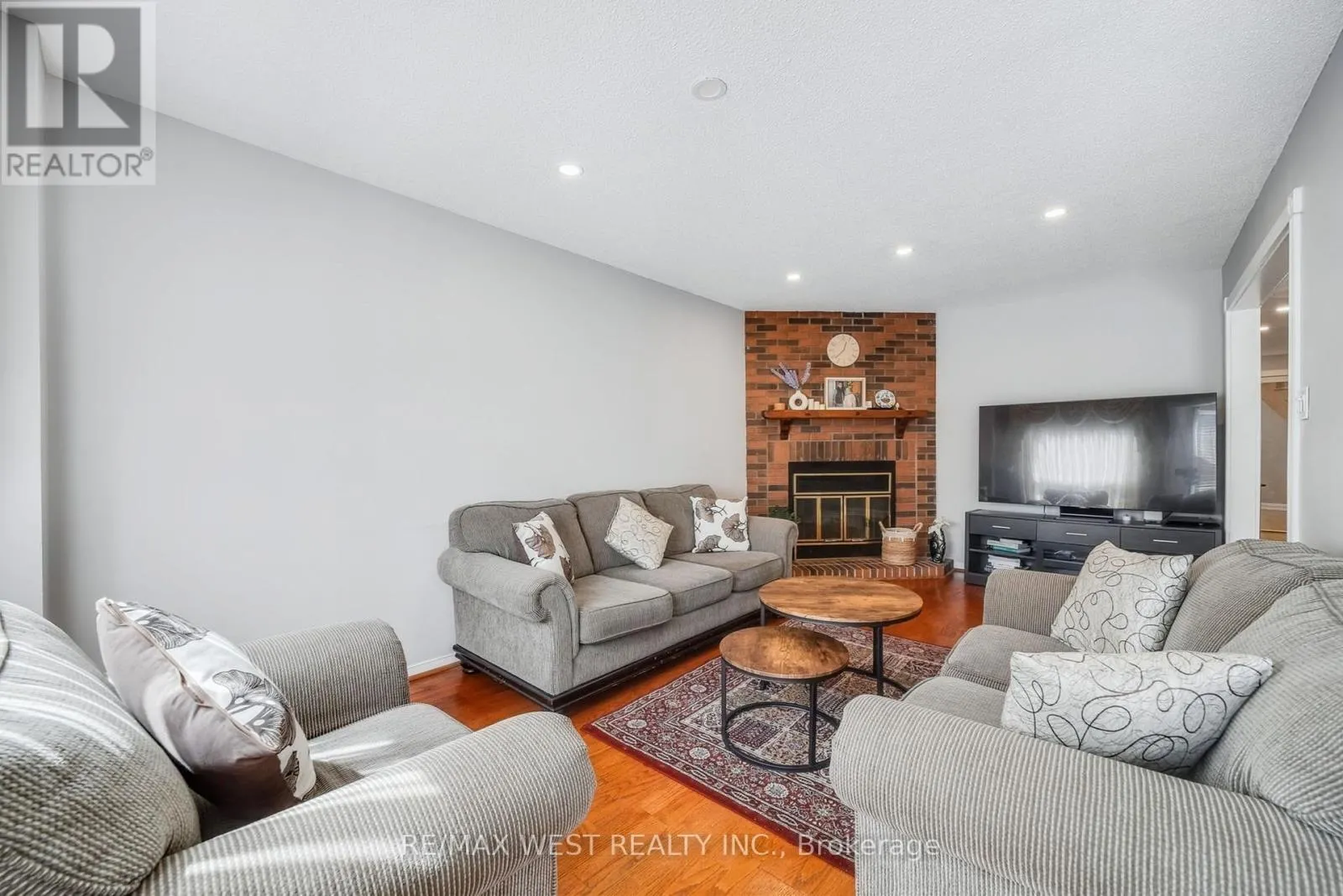 3170 AVALON DRIVE