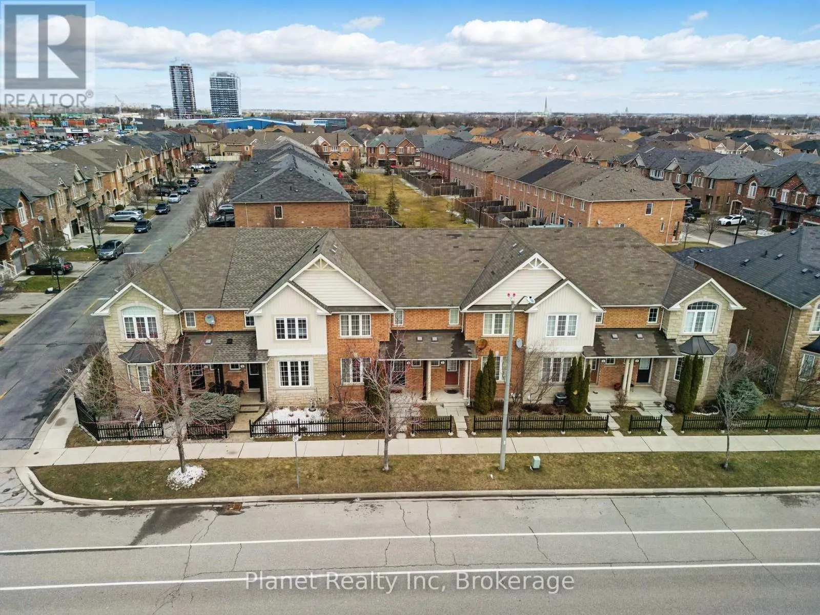9 - 651 FARMSTEAD DRIVE, #9