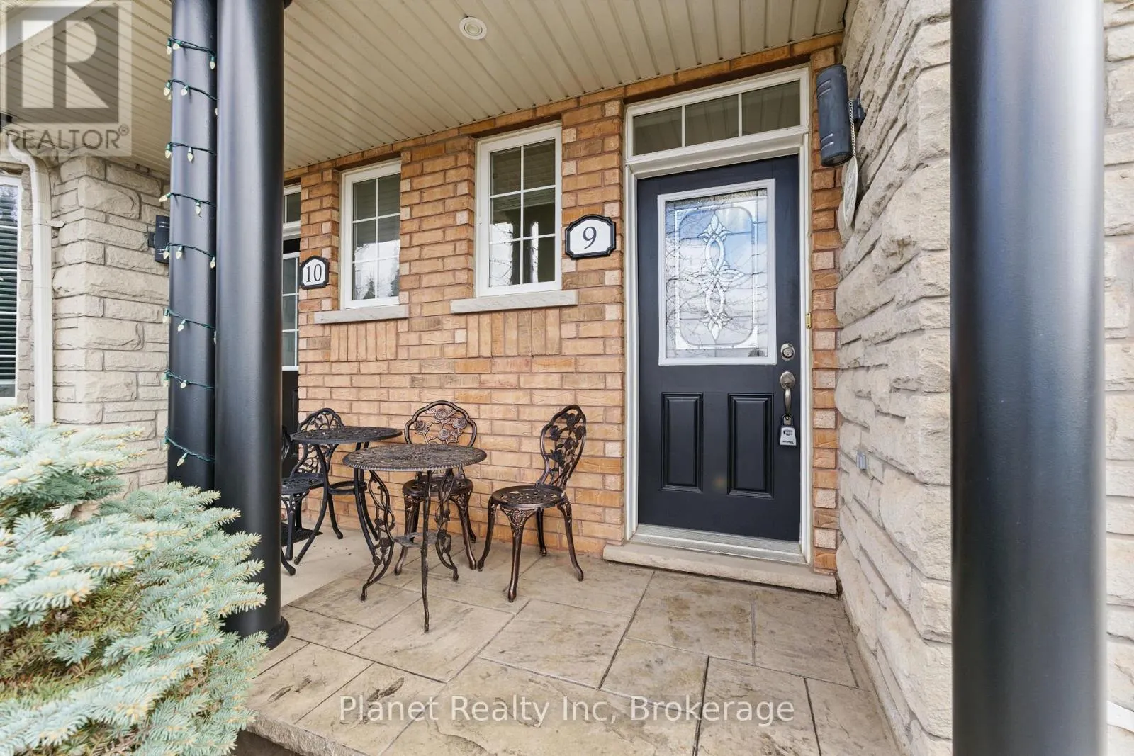 9 - 651 FARMSTEAD DRIVE, #9