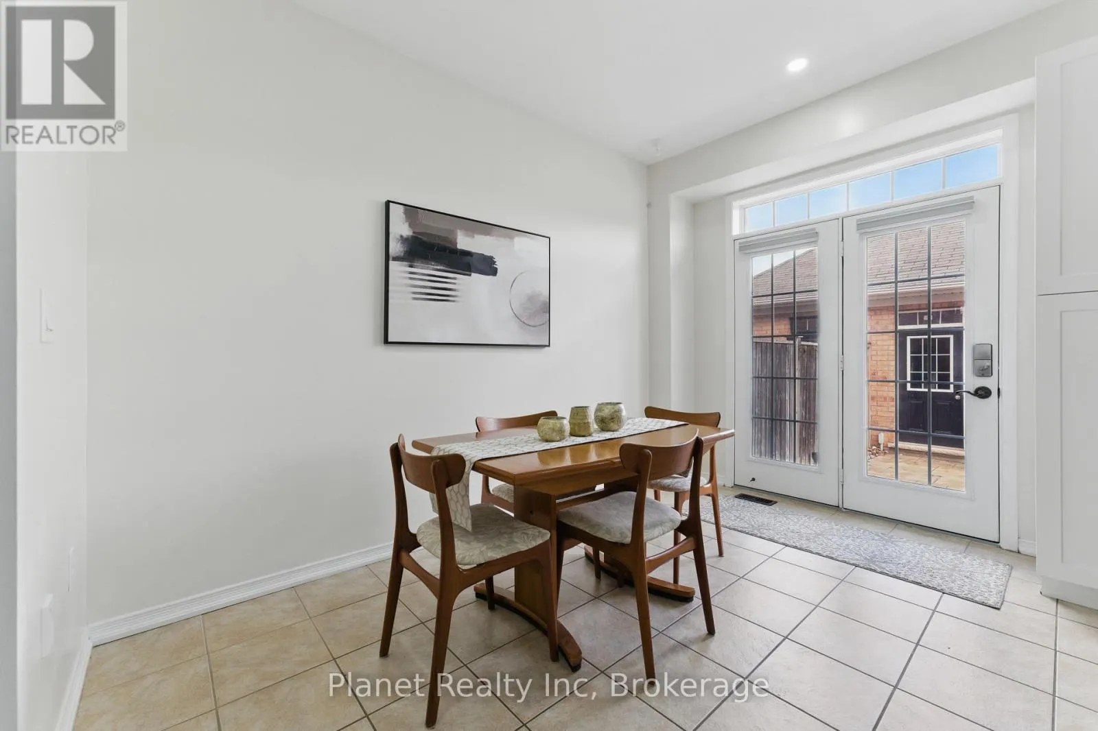 9 - 651 FARMSTEAD DRIVE, #9