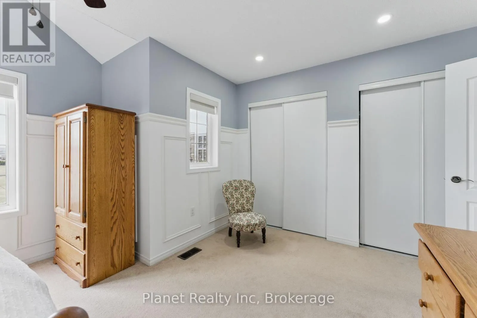 9 - 651 FARMSTEAD DRIVE, #9