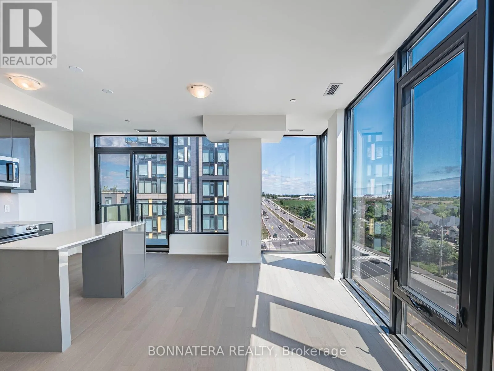705 - 3006 WILLIAM CUTMORE BOULEVARD