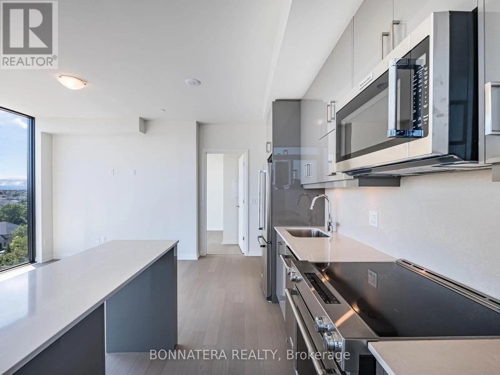 705 - 3006 WILLIAM CUTMORE BOULEVARD