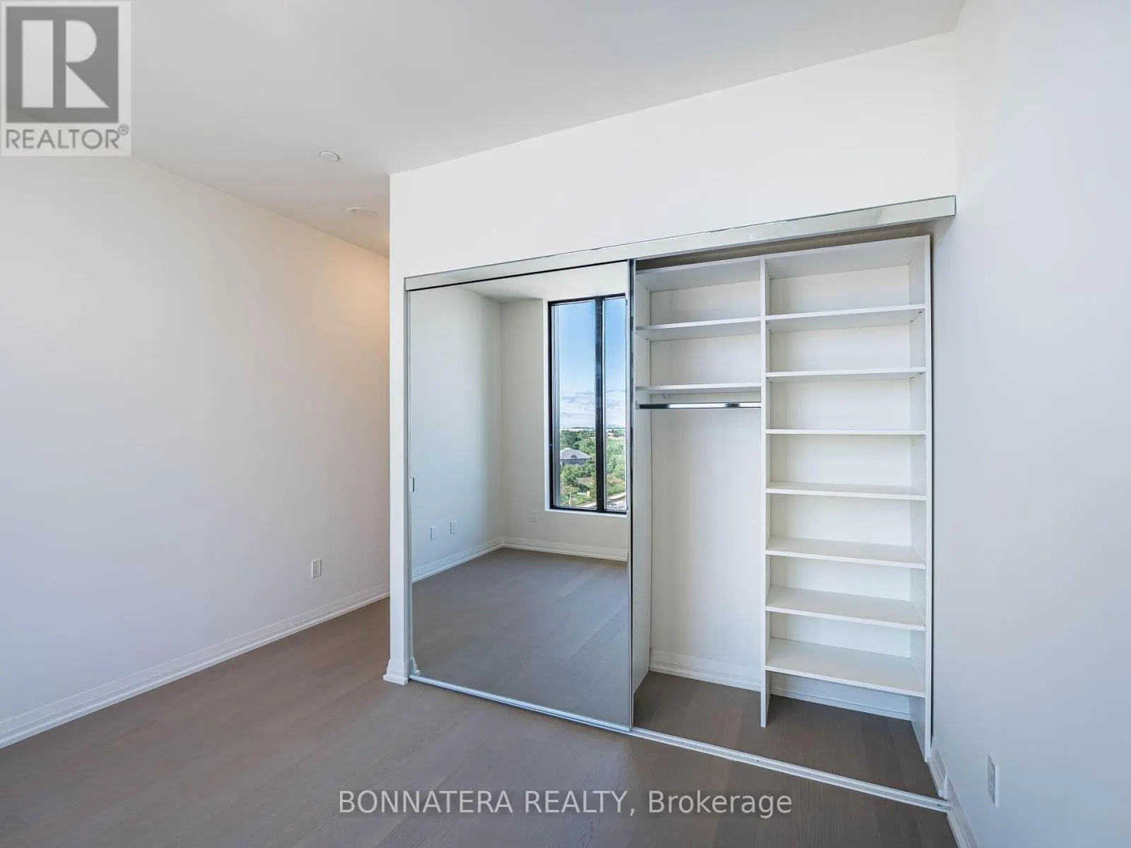 705 - 3006 WILLIAM CUTMORE BOULEVARD