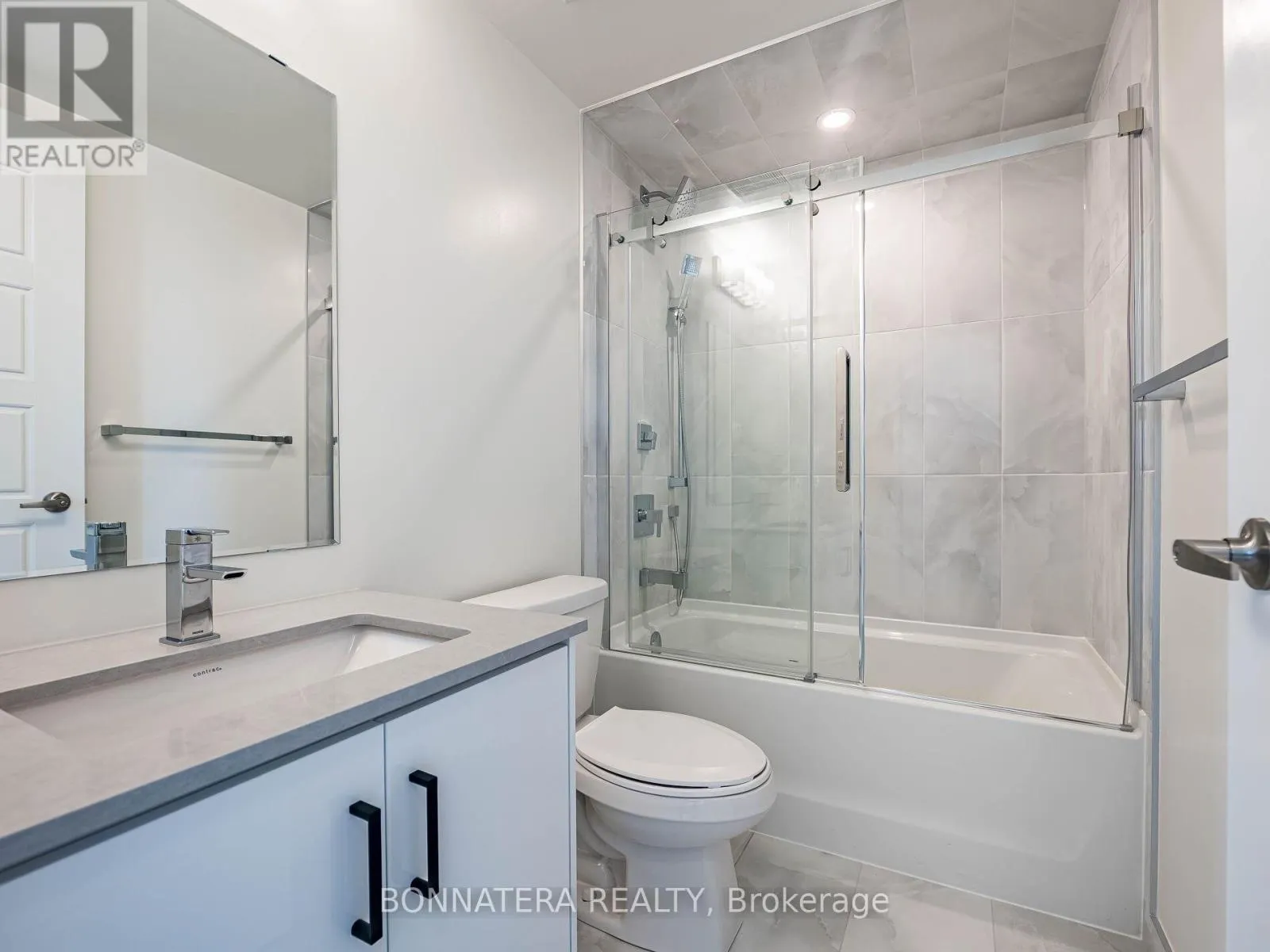 705 - 3006 WILLIAM CUTMORE BOULEVARD
