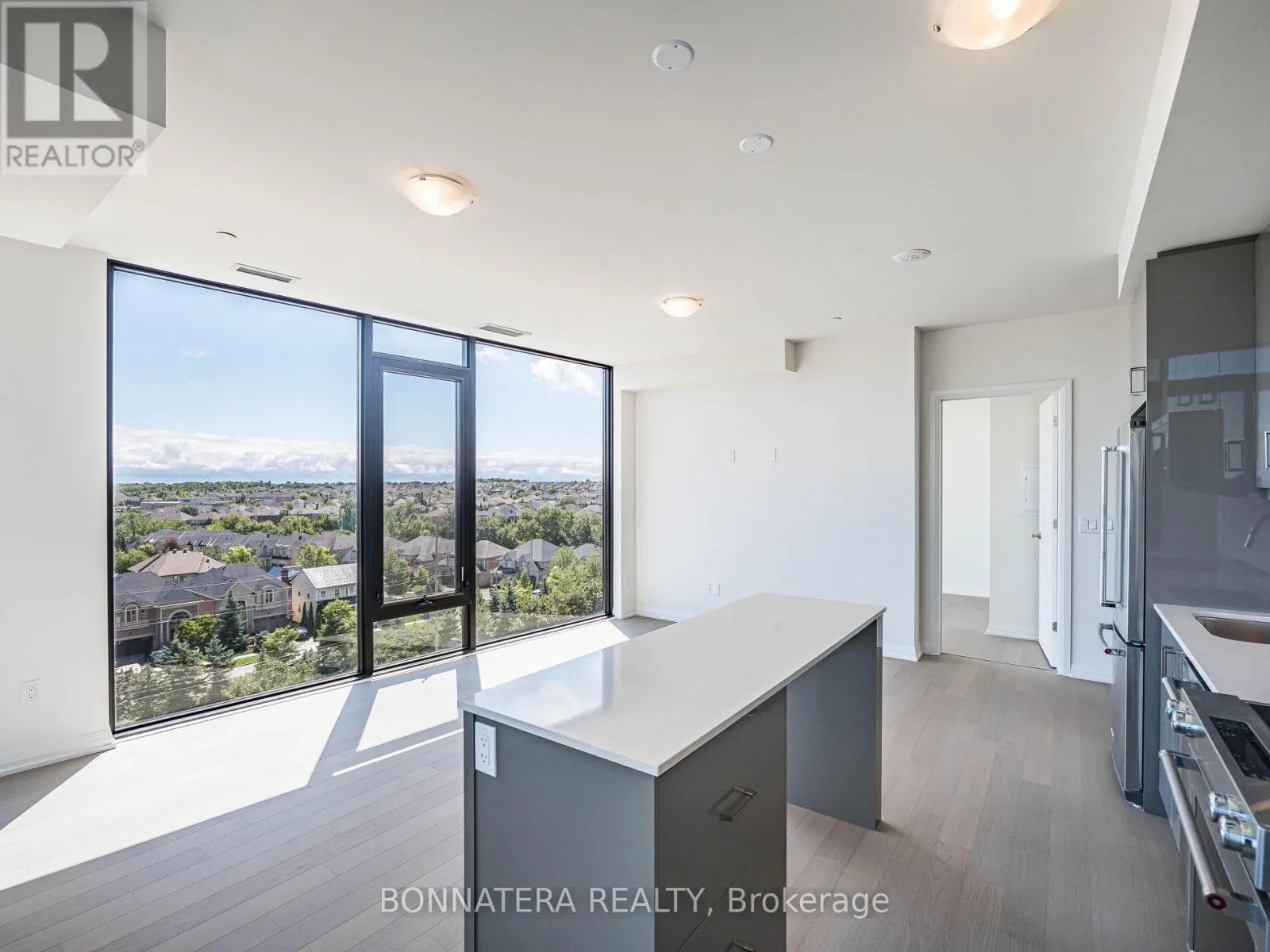 705 - 3006 WILLIAM CUTMORE BOULEVARD