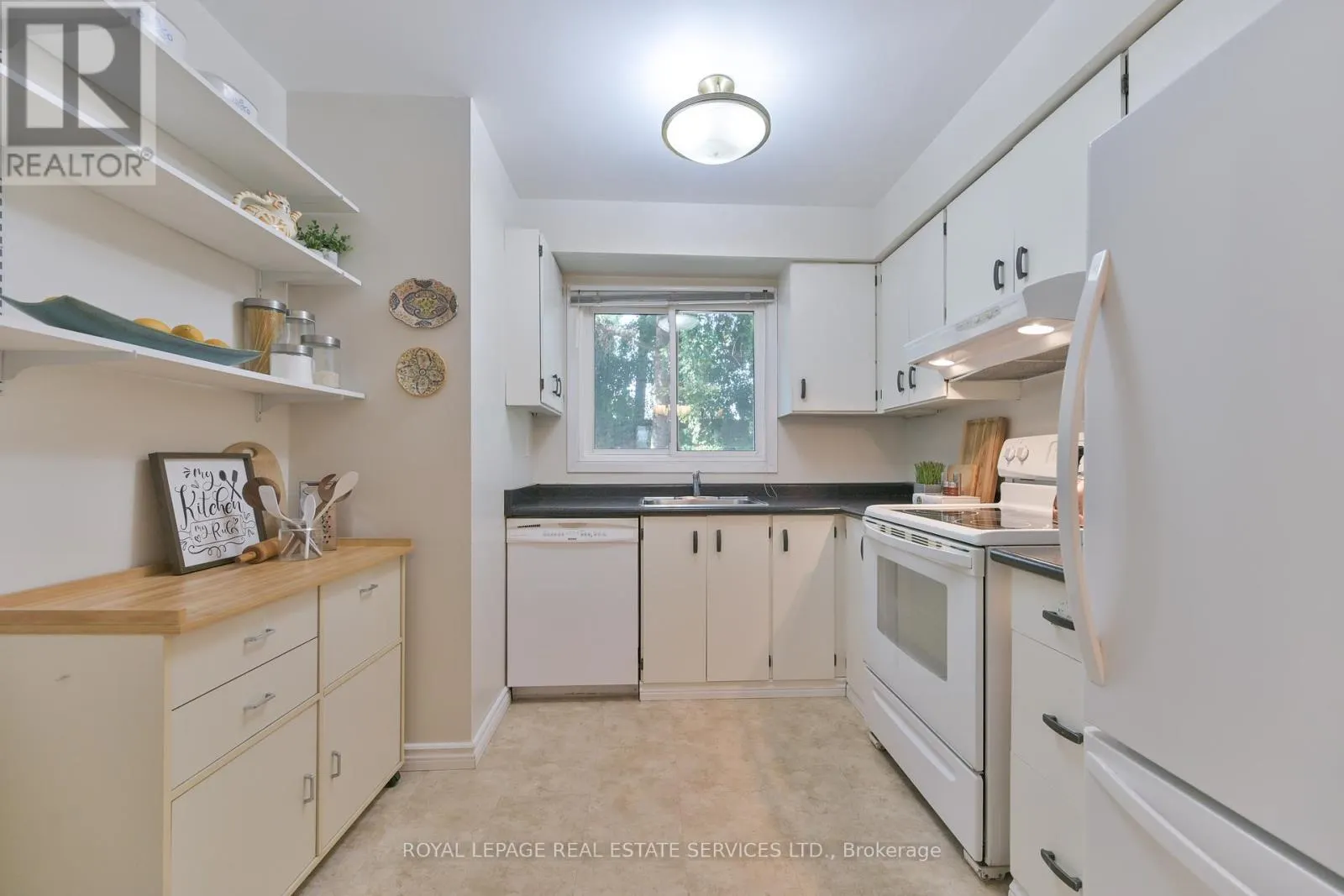 11 - 442 PERTH AVENUE