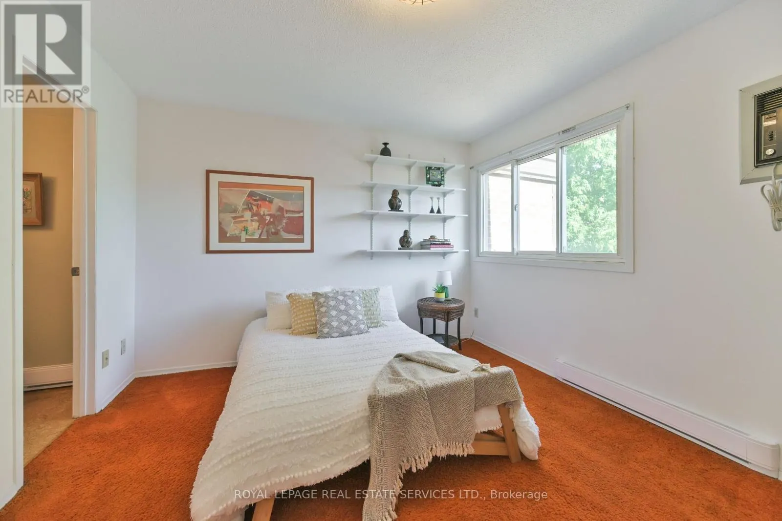 11 - 442 PERTH AVENUE