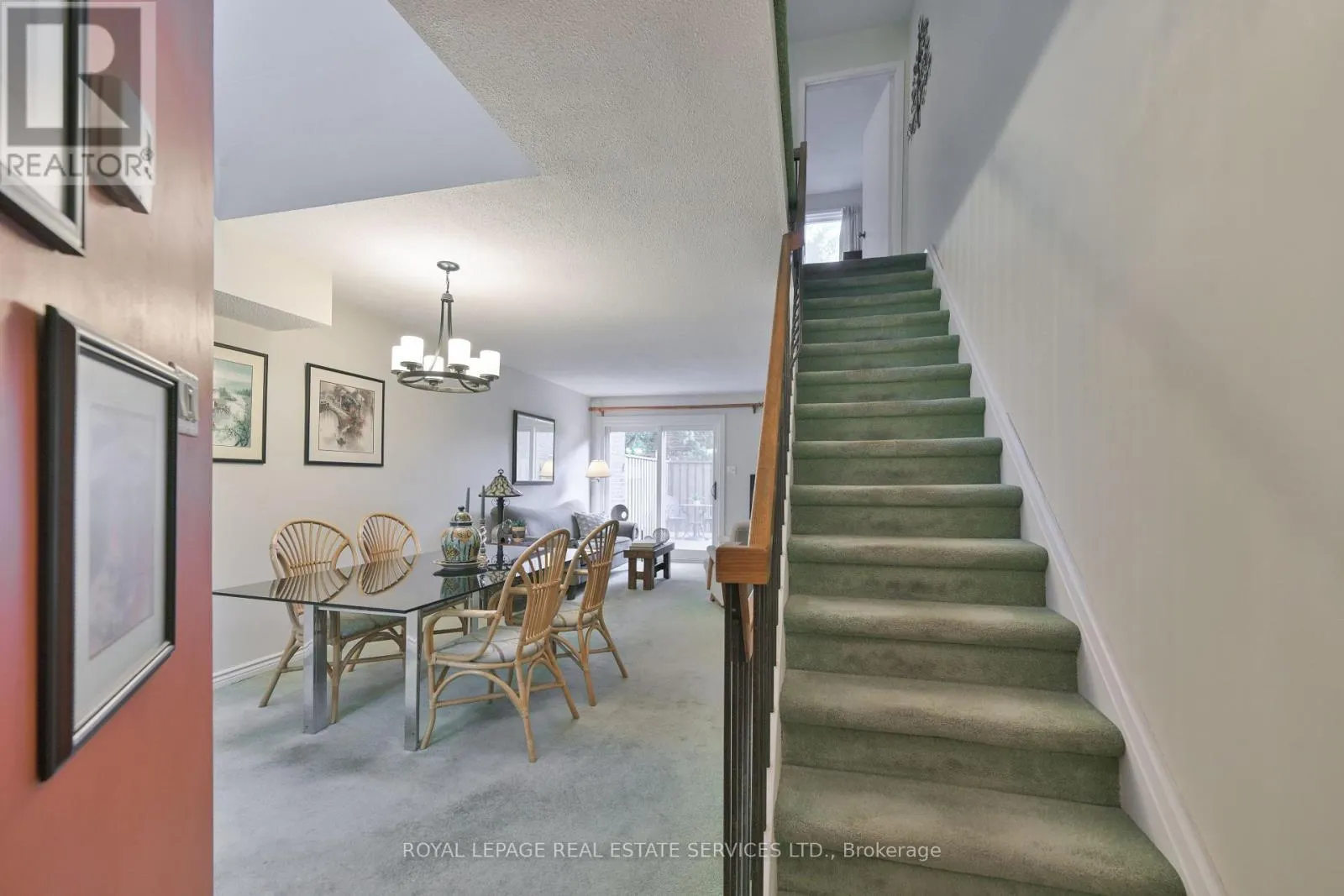 11 - 442 PERTH AVENUE