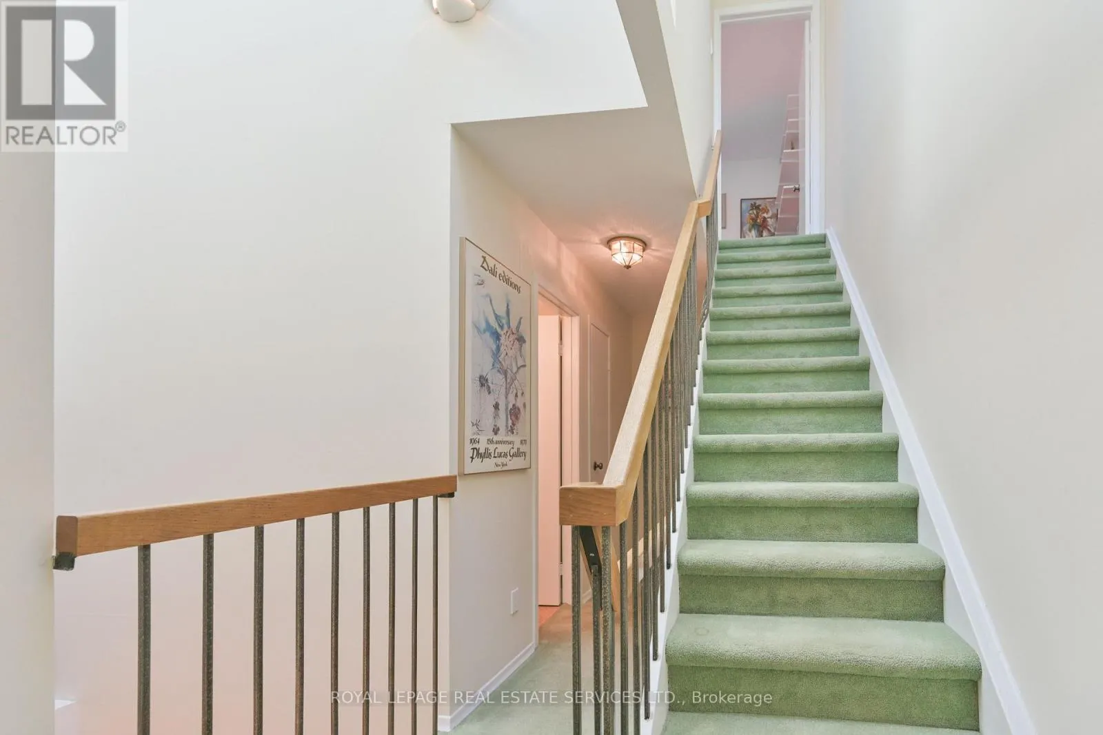 11 - 442 PERTH AVENUE