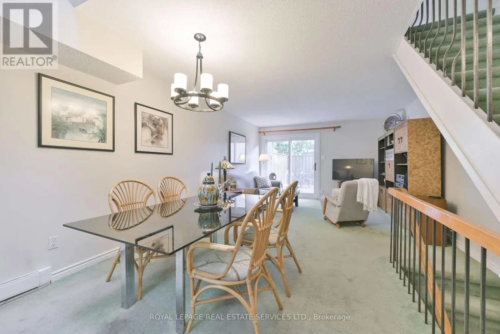 11 - 442 PERTH AVENUE