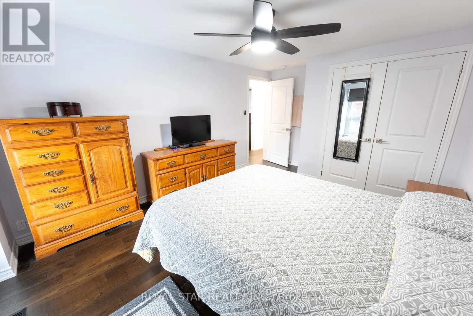 74 GLEBE CRESCENT