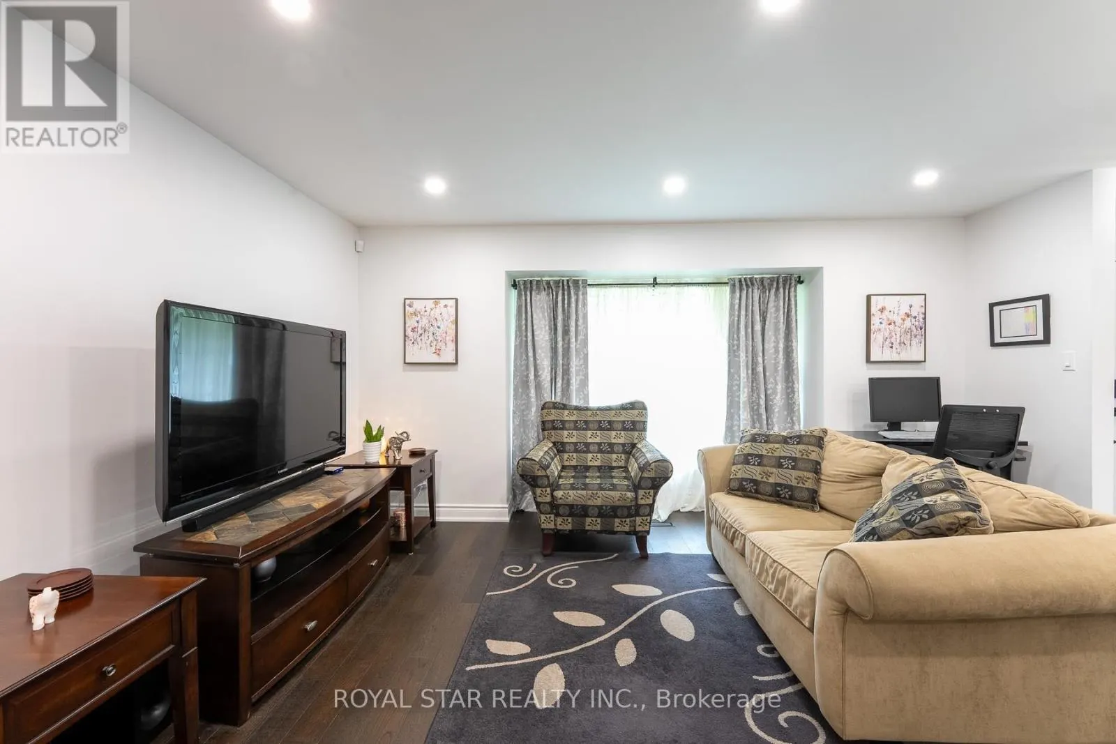 74 GLEBE CRESCENT