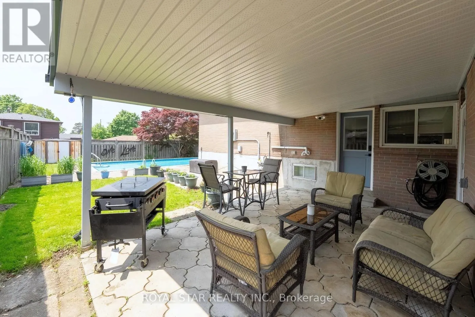 74 GLEBE CRESCENT
