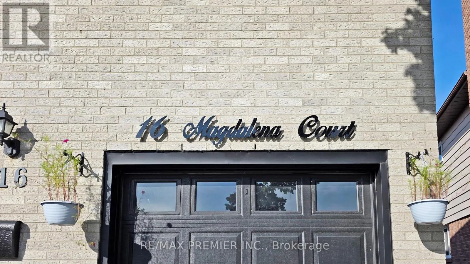 16 MAGDALENA COURT
