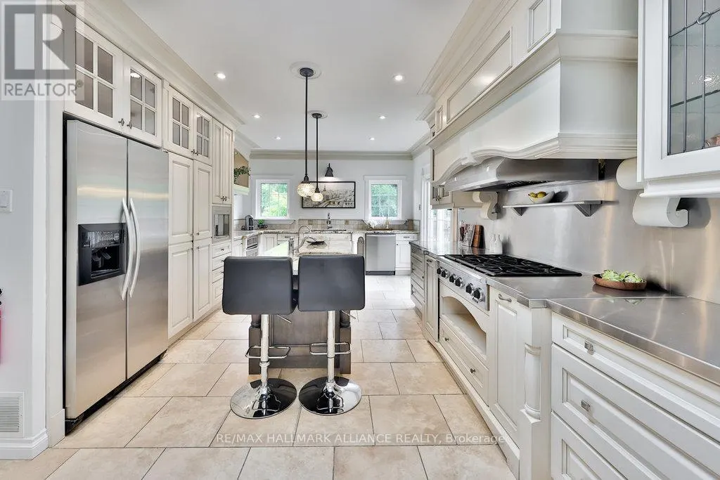 1316 CAMBRIDGE DRIVE