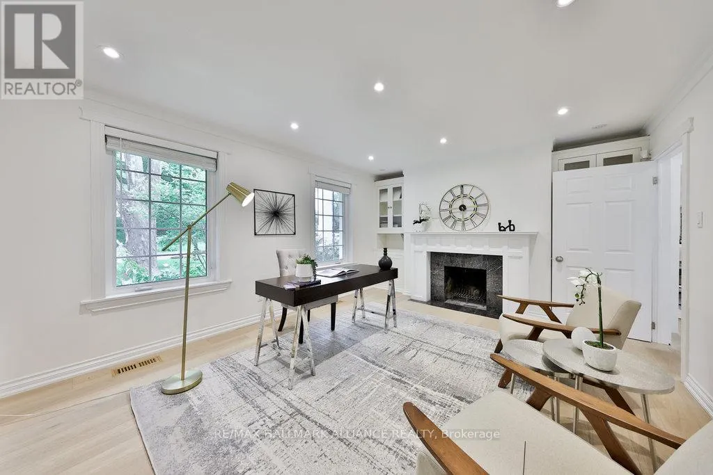 1316 CAMBRIDGE DRIVE