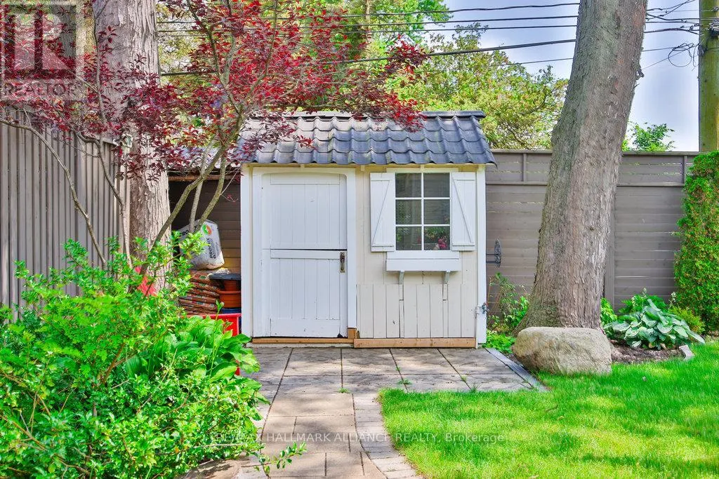 1316 CAMBRIDGE DRIVE
